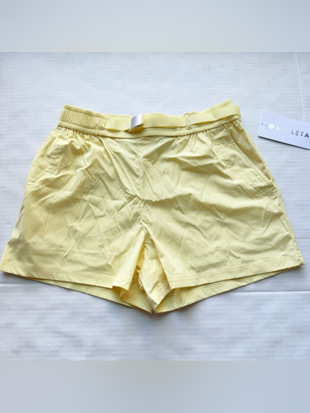 ATHLETA New Highland High Rise 3 1/2" Utility Short in Citron Yellow NWT - Picture 3 of 16